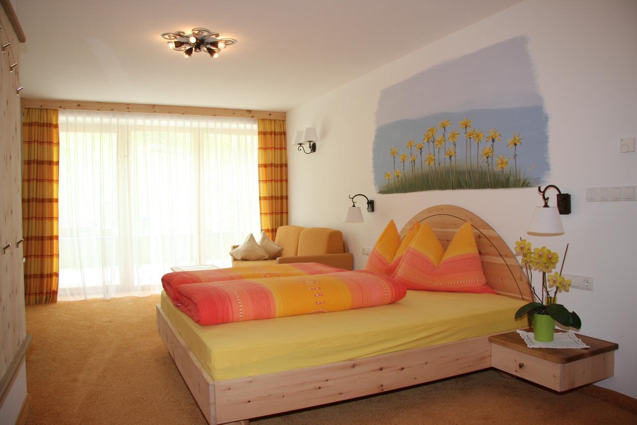 פלדרס Hotel Restaurant Rosmarie מראה חיצוני תמונה