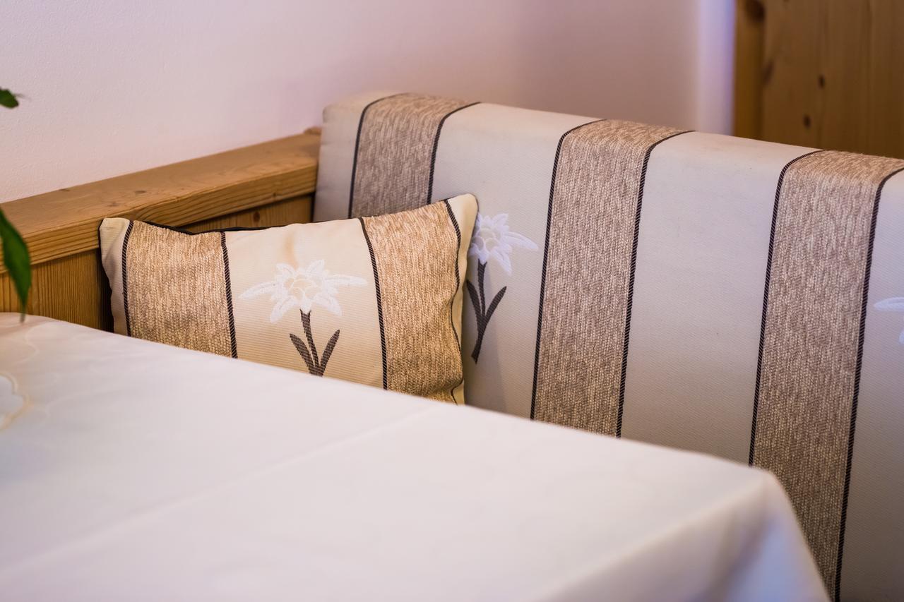פלדרס Hotel Restaurant Rosmarie מראה חיצוני תמונה