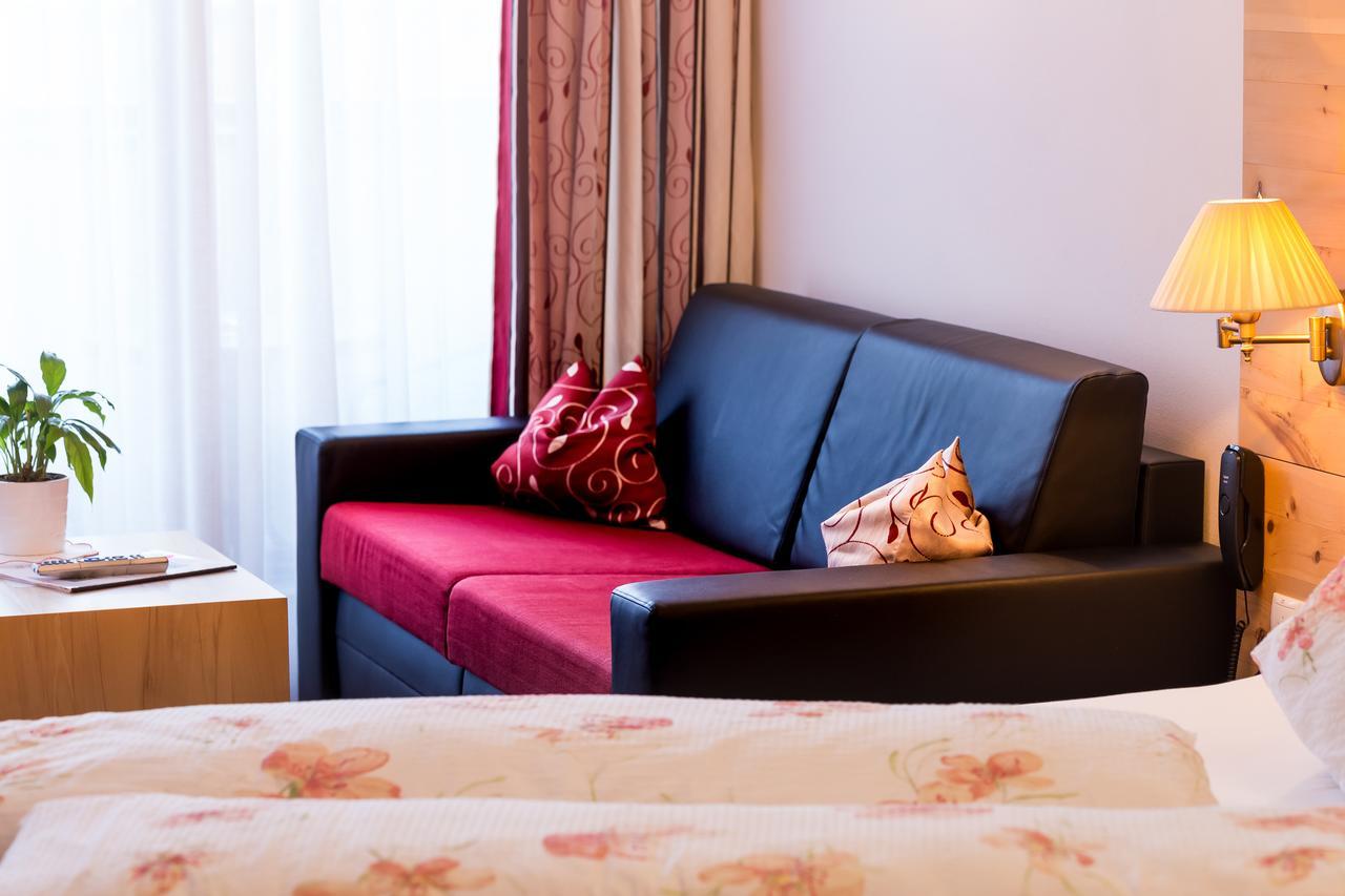 פלדרס Hotel Restaurant Rosmarie מראה חיצוני תמונה